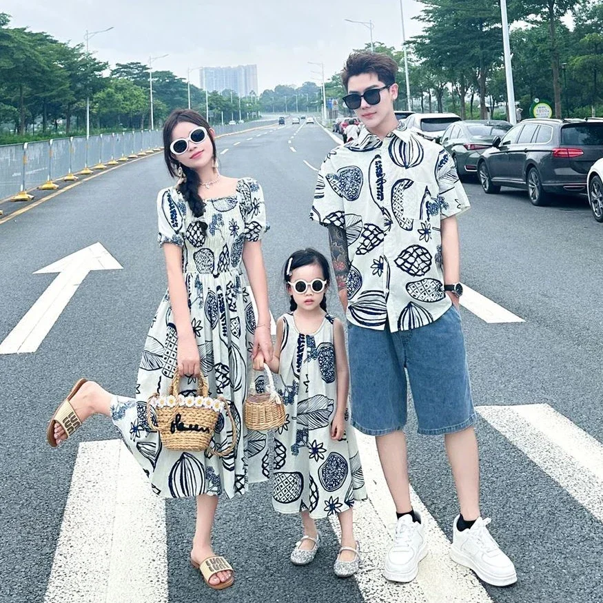 The Plant Parent - ชุดเดรสสตรีแบบสม็อคสไตล์เกาหลี เสื้อผ้าครอบครัวพี่สาว แม่ลูก พี่น้อง เสื้อผ้าสำหรับพ่อแม่และลูก เสื้อพ่อและลูกชาย